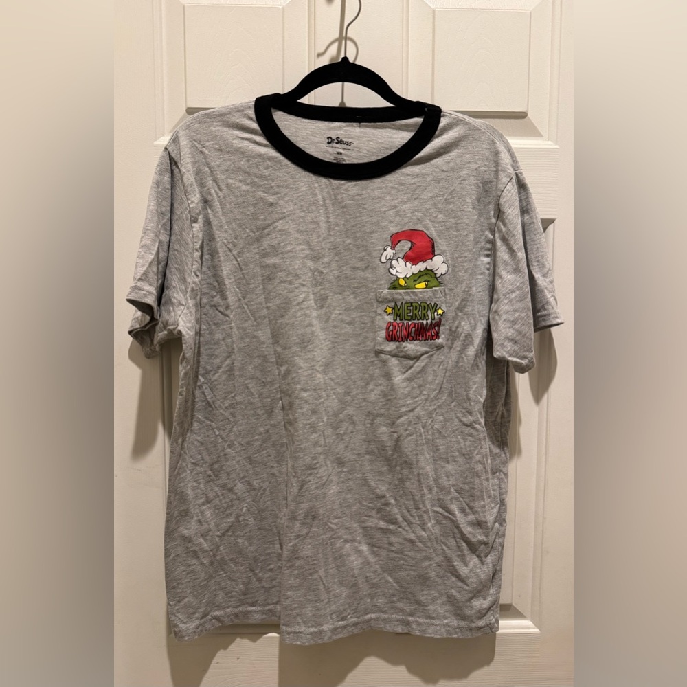 Dr. Seuss Grinch T-Shirt Size Medium